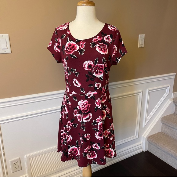 Floral fit and flare dress - Picture 1 of 11